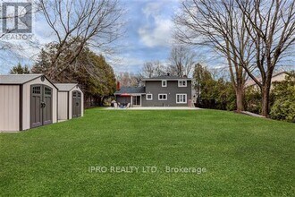253 Pinetree Way in Mississauga, ON - Building Photo - Building Photo