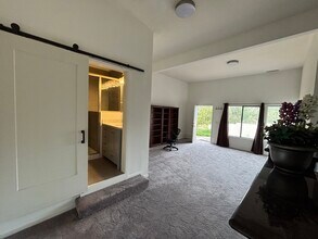 19014 Beatrice Dr, Unit Apt in Salinas, CA - Foto de edificio - Building Photo