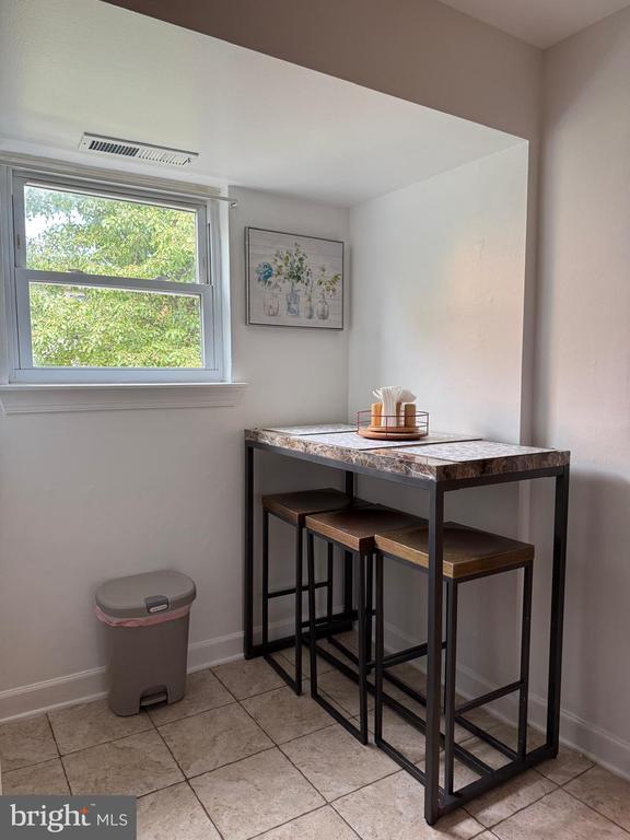 5934 Mayflower Ct in Alexandria, VA - Building Photo - Building Photo