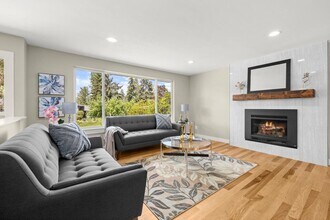 14211 NE 74th St in Redmond, WA - Building Photo - Building Photo