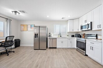 1841 E Raymond St in Phoenix, AZ - Building Photo - Building Photo