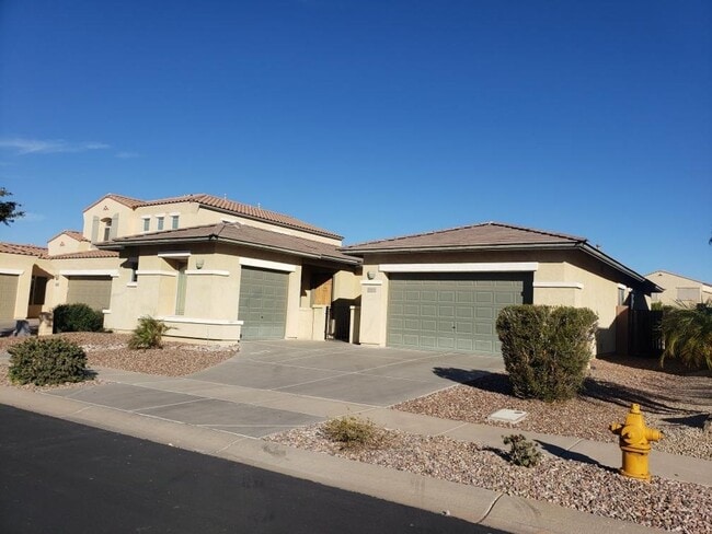 property at 760 E Indian Wells Pl