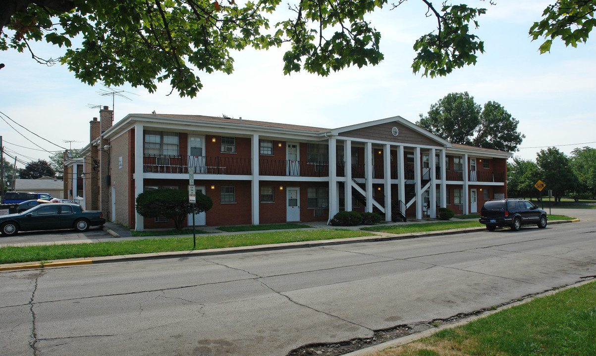 6048 S Pershing Rd in Cicero, IL - Foto de edificio