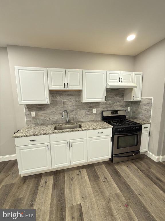 249 E Oak St in Norristown, PA - Building Photo - Building Photo