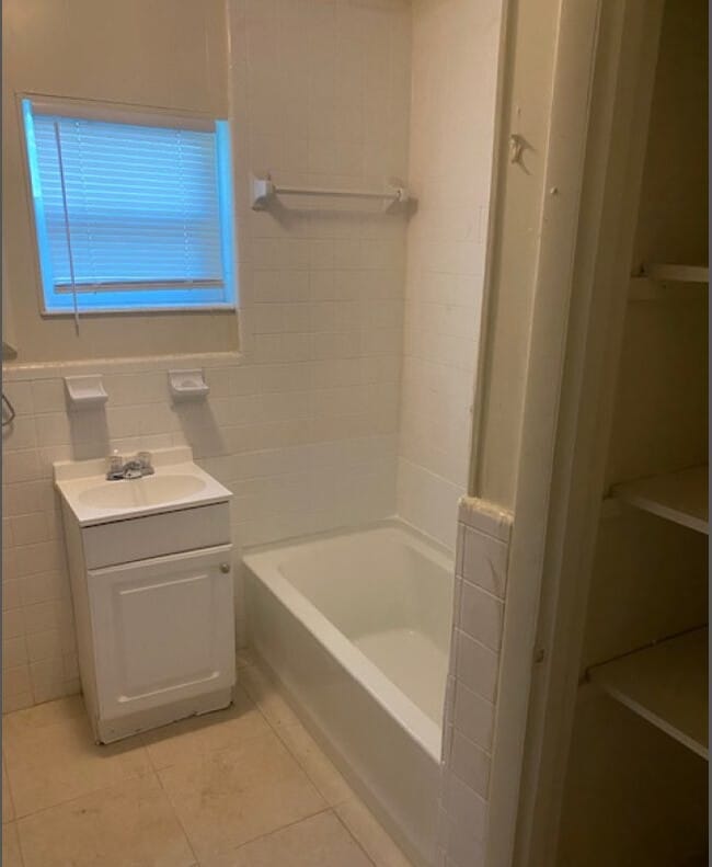 1737 Ixora Dr in North Fort Myers, FL - Building Photo - Building Photo