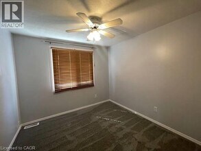 214 Benesfort Crescent in Kitchener, ON - Building Photo - Building Photo