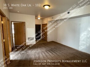 38 S White Oak Ln in Nampa, ID - Building Photo - Building Photo
