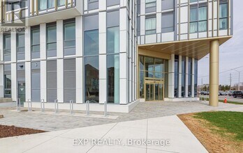 1005 Dundas St E in Oakville, ON - Building Photo - Building Photo