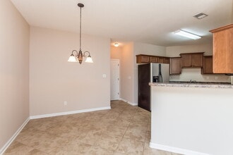 5774 Bedford Loop E in Southaven, MS - Foto de edificio - Building Photo