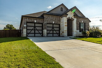 693 Pond Springs in New Braunfels, TX - Building Photo - Building Photo