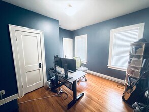 4666 Poppleton Ave in Omaha, NE - Building Photo - Building Photo