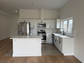 12 Nelson Pl in Irvington, NJ - Building Photo - Building Photo