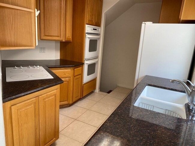 8454 Via Sonoma in San Diego, CA - Building Photo - Building Photo