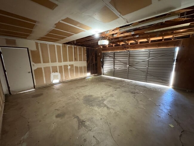 294 E Julia Way in Hanford, CA - Building Photo - Building Photo