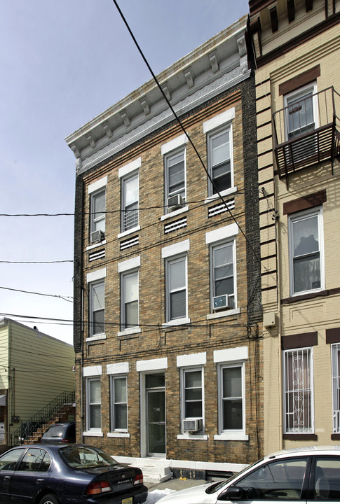 6023 Adams St in West New York, NJ - Building Photo