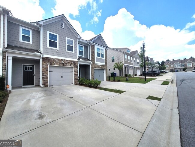 1942 Dillon Dr in Lithonia, GA - Building Photo - Building Photo