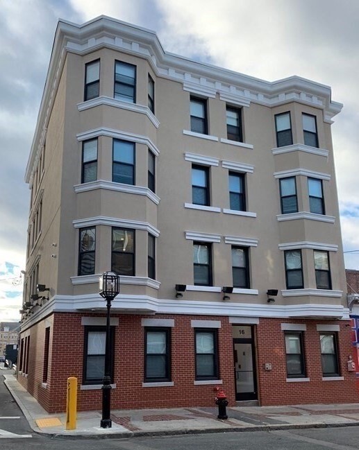 16 5th St in Chelsea, MA - Building Photo