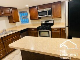 3110 W Fullerton Ave, Unit G in Chicago, IL - Building Photo