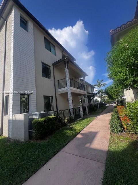 4803 NW 83rd Ct in Doral, FL - Building Photo