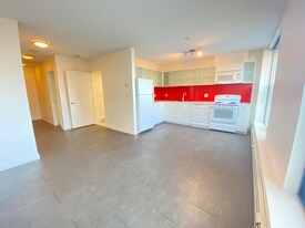 66 W Cordova St in Vancouver, BC - Building Photo