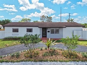 12232 SW 31st Ter in Miami, FL - Building Photo - Building Photo
