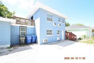 419 Stremma Rd in Largo, FL - Foto de edificio - Building Photo