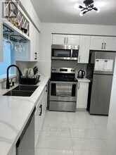 68 Corporate Dr in Toronto, ON - Building Photo - Building Photo