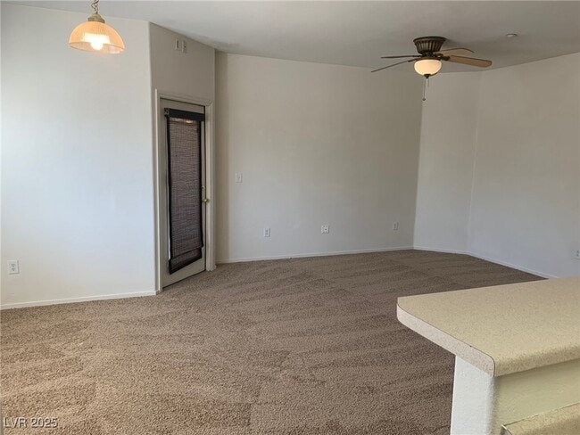 833 Aspen Peak Loop in Henderson, NV - Building Photo - Building Photo