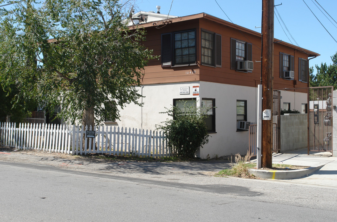 10429 Mcvine Ave in Sunland, CA - Building Photo