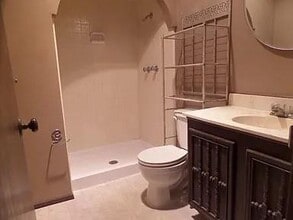 11015 Wallbrook Dr in Dallas, TX - Building Photo - Building Photo