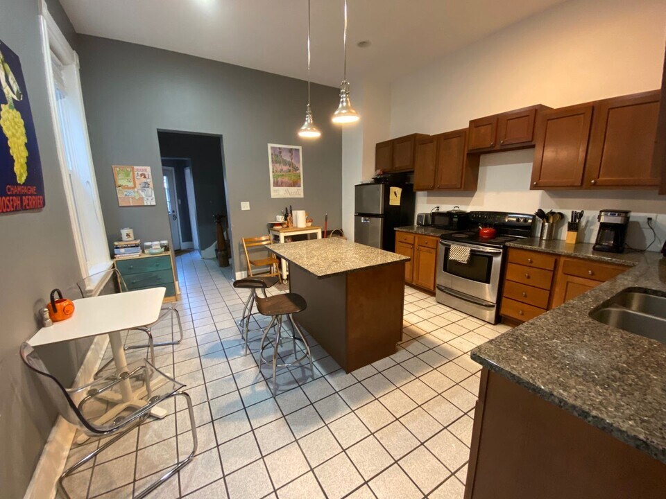 415 Warner St in Cincinnati, OH - Building Photo