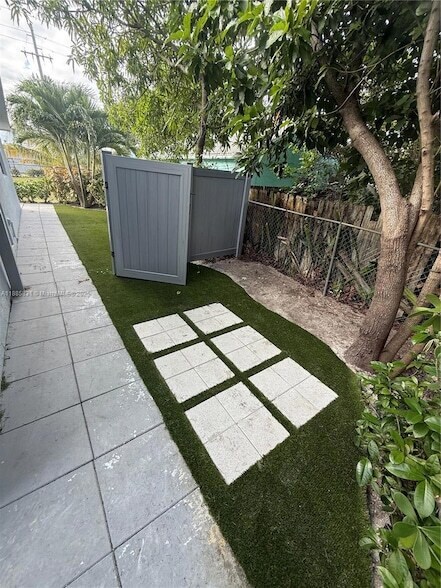 1109 NE 6th Ave, Unit 3 in Fort Lauderdale, FL - Foto de edificio - Building Photo