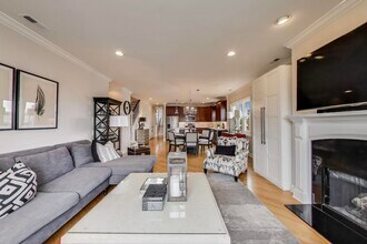 3348 N Sheffield Ave in Chicago, IL - Building Photo - Building Photo