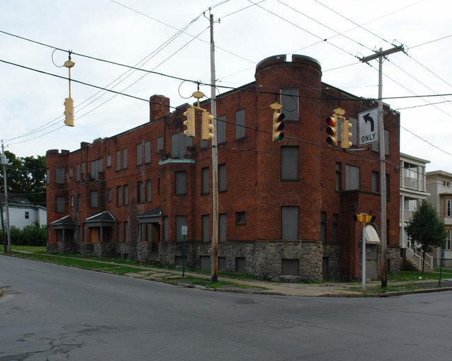 100-104 Hobart St in Utica, NY - Building Photo - Building Photo