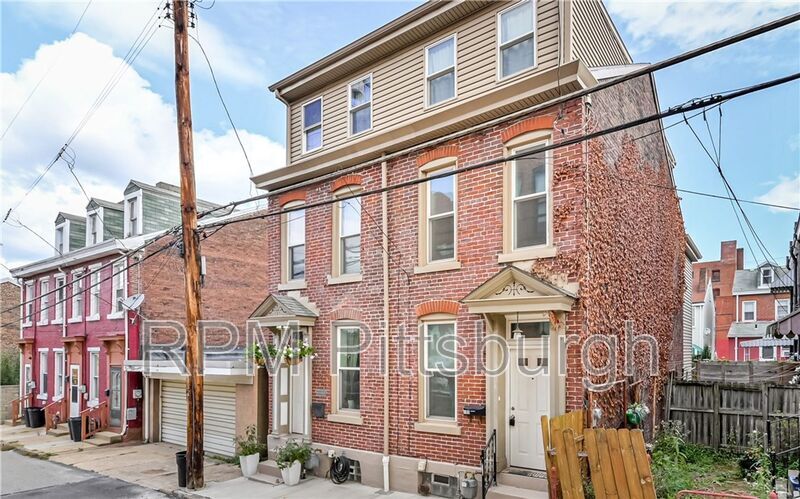 185 Almond Wy in Pittsburgh, PA - Building Photo