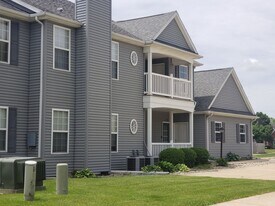 3030 E Stillwater Landing in Urbana, IL - Building Photo