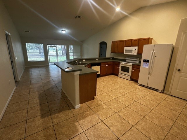 2116 The Oaks Blvd in Kissimmee, FL - Building Photo - Building Photo