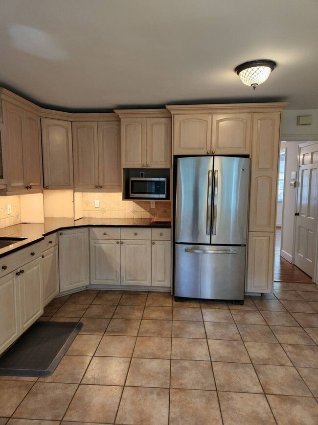 3916 48th St NW in Washington, DC - Foto de edificio - Building Photo