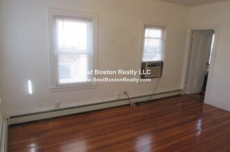 63 Dana St, Unit 11 in Cambridge, MA - Foto de edificio - Building Photo