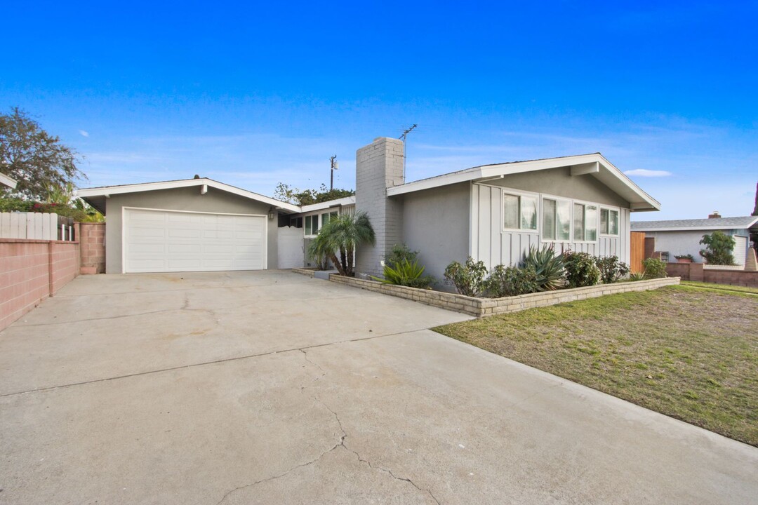 15341 San Ardo Dr in La Mirada, CA - Building Photo