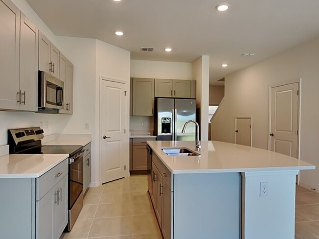 215 Riverfront Wy in Edgewater, FL - Building Photo - Building Photo