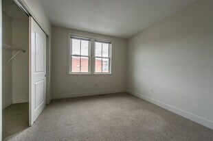 150 2nd St, Unit 12E in Cambridge, MA - Building Photo