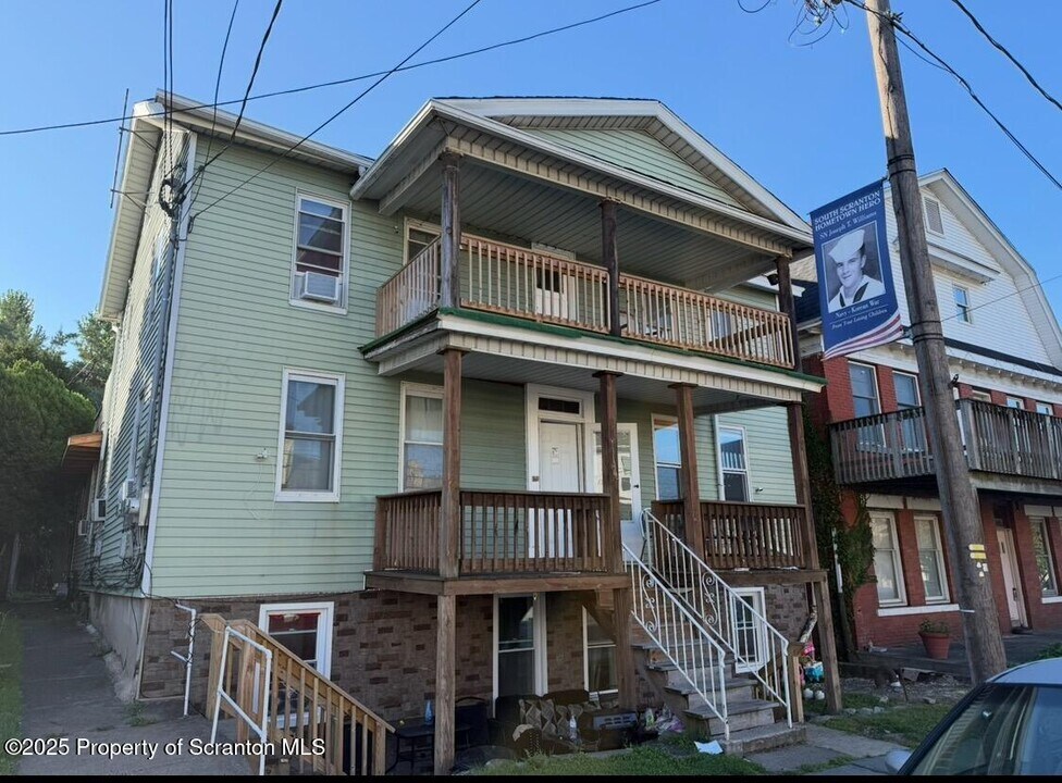 409 Pittston Ave in Scranton, PA - Building Photo