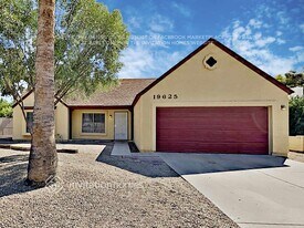 19625 N 9th St in Phoenix, AZ - Building Photo