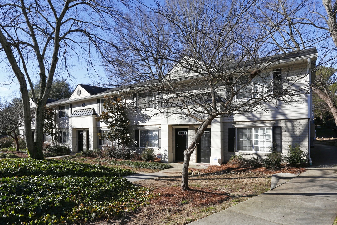 The Arbors at Sandy Springs in Atlanta, GA - Building Photo