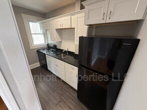 144 Walnut St in Manchester, NH - Building Photo - Building Photo