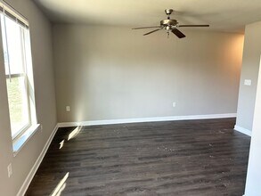 1422 NE Mary Ct in Grain Valley, MO - Building Photo - Building Photo