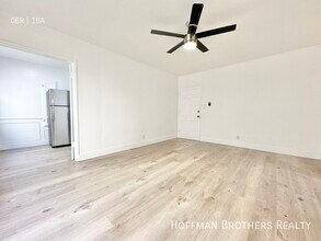 1024 Menlo Ave in Los Angeles, CA - Building Photo - Building Photo