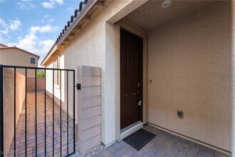 1001 Crystal Grotto Ave in North Las Vegas, NV - Building Photo - Building Photo