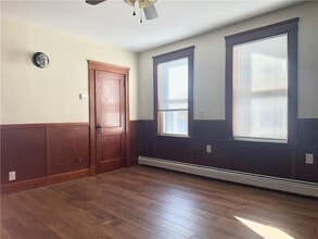 998 Cass Ave in Woonsocket, RI - Foto de edificio - Building Photo